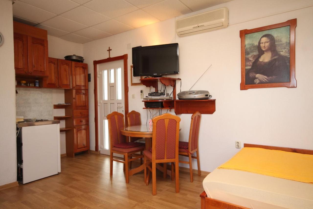 Apartments With A Parking Space Preko, Ugljan - 8224 Extérieur photo